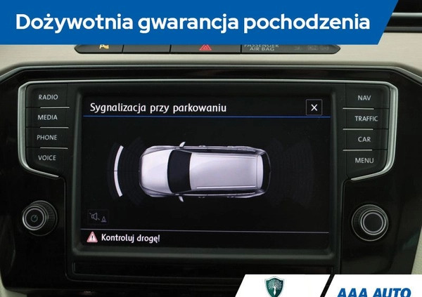 Volkswagen Passat cena 71000 przebieg: 135484, rok produkcji 2016 z Władysławowo małe 277